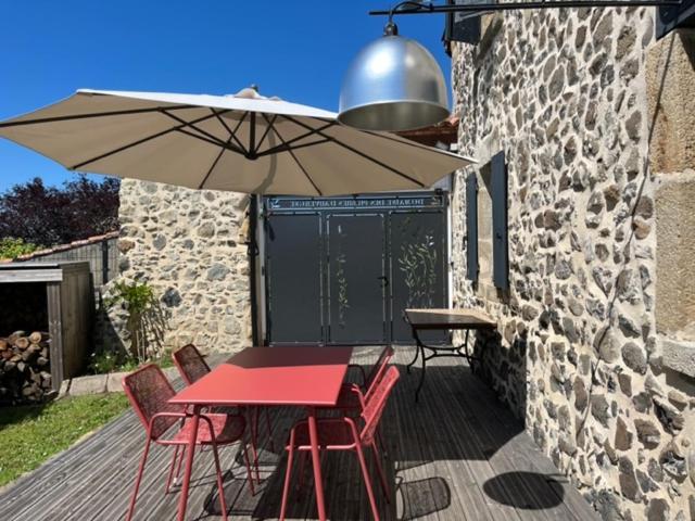 Domaine Des Pierres D Auvergne Flat Eksteriør billede