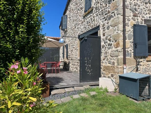 Domaine Des Pierres D Auvergne Flat Eksteriør billede